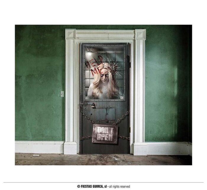 Decoración Puerta Psiquiatrico