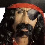 Bigote y perilla de pirata negro