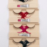Pestañas con plumas surtidas