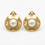 Pendientes dorados con perla